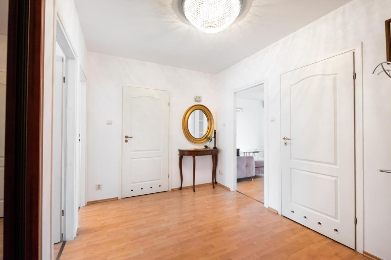Ken 54 2-Bedroom Apartment Варшава Екстер'єр фото