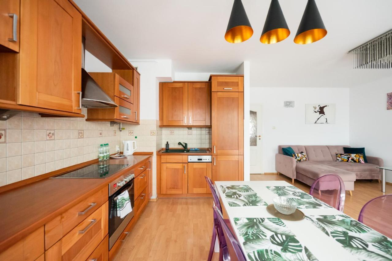 Ken 54 2-Bedroom Apartment Варшава Екстер'єр фото